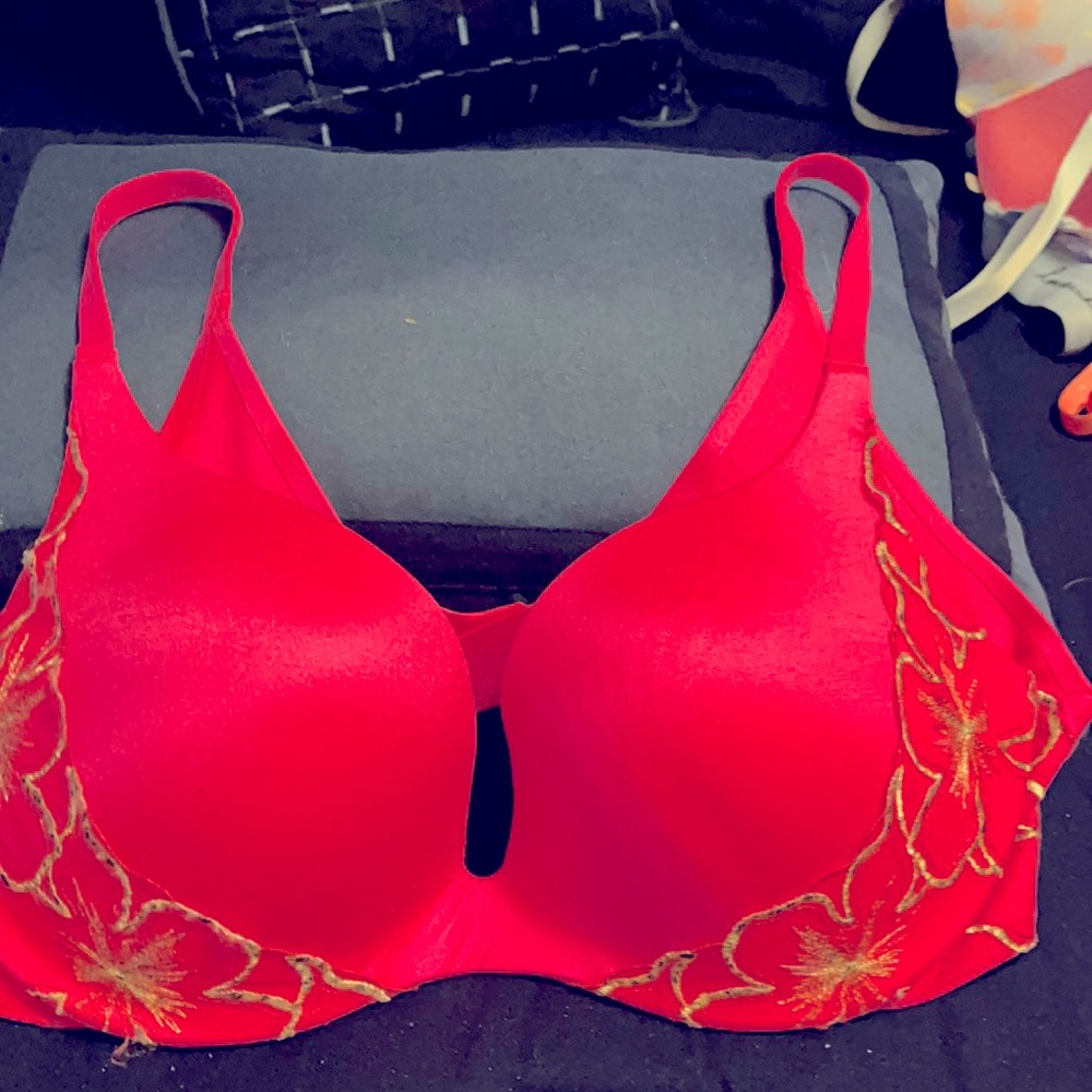 Victoria’s Secret bra, color Salmon